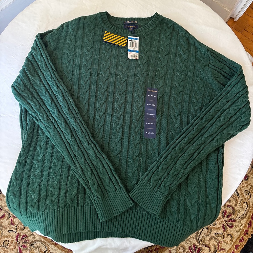 NWT CLUB ROOM FOR MACYS LONG SLEEVED SWEATER

DARK GREEN CABLE-KNIT-SZ XL